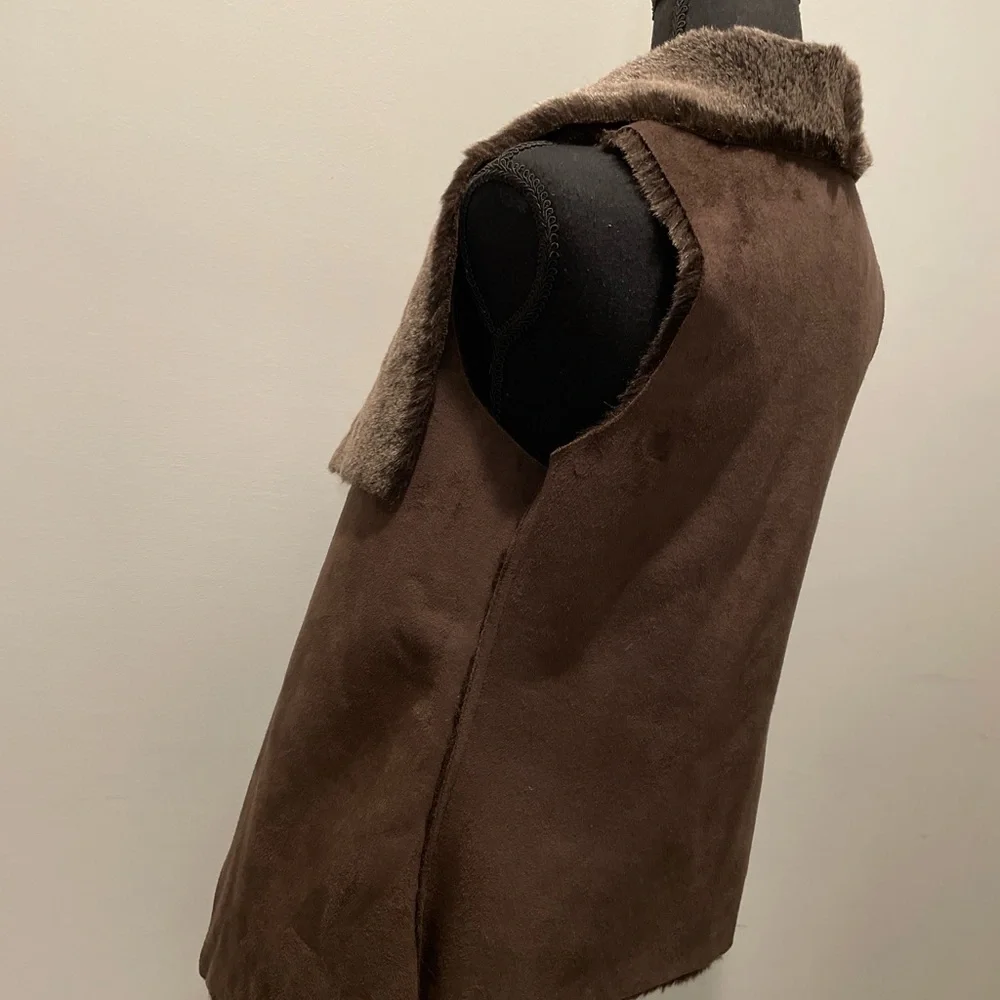 New Directions Women’s Vest Cardigan Size S/M Brown Faux Fur Suede Cabincore - Picture 6 of 9